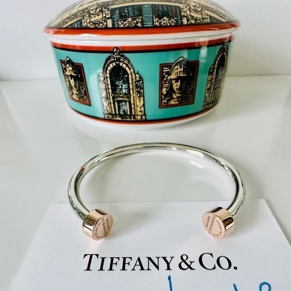 Return To Tiffany Narrow Circle Edge Cuff in Rubedo and Silver - Picture 1 of 4